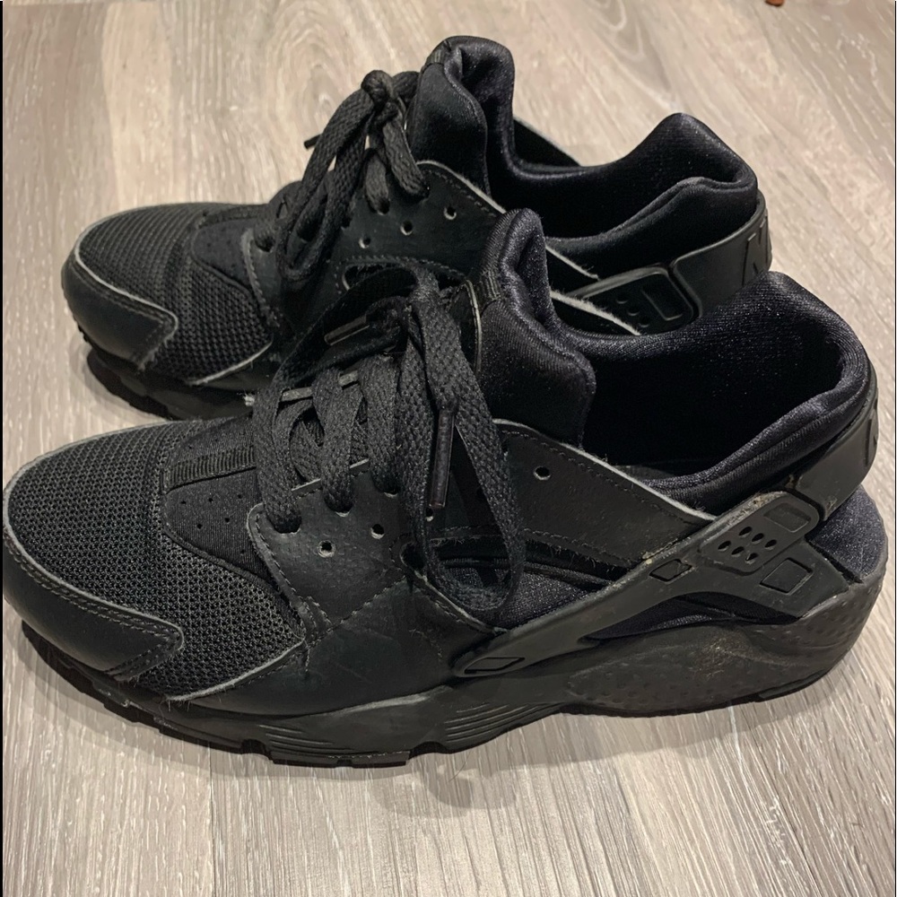 Nike huarache women’s used shoes